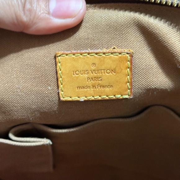 Authentic Louis Vuitton Tivoli GM - Picture 5 of 7